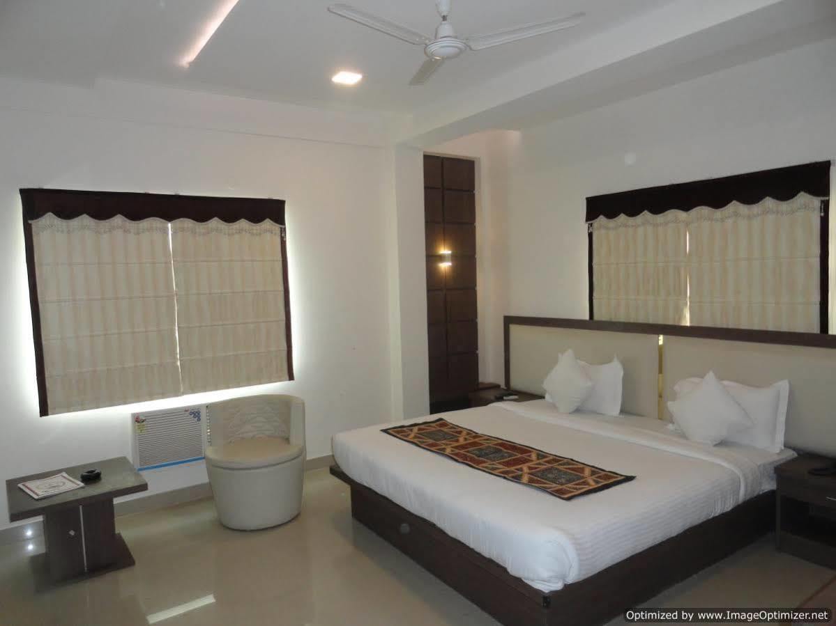 Fabhotel Plus Maniram Palace Agra  Εξωτερικό φωτογραφία