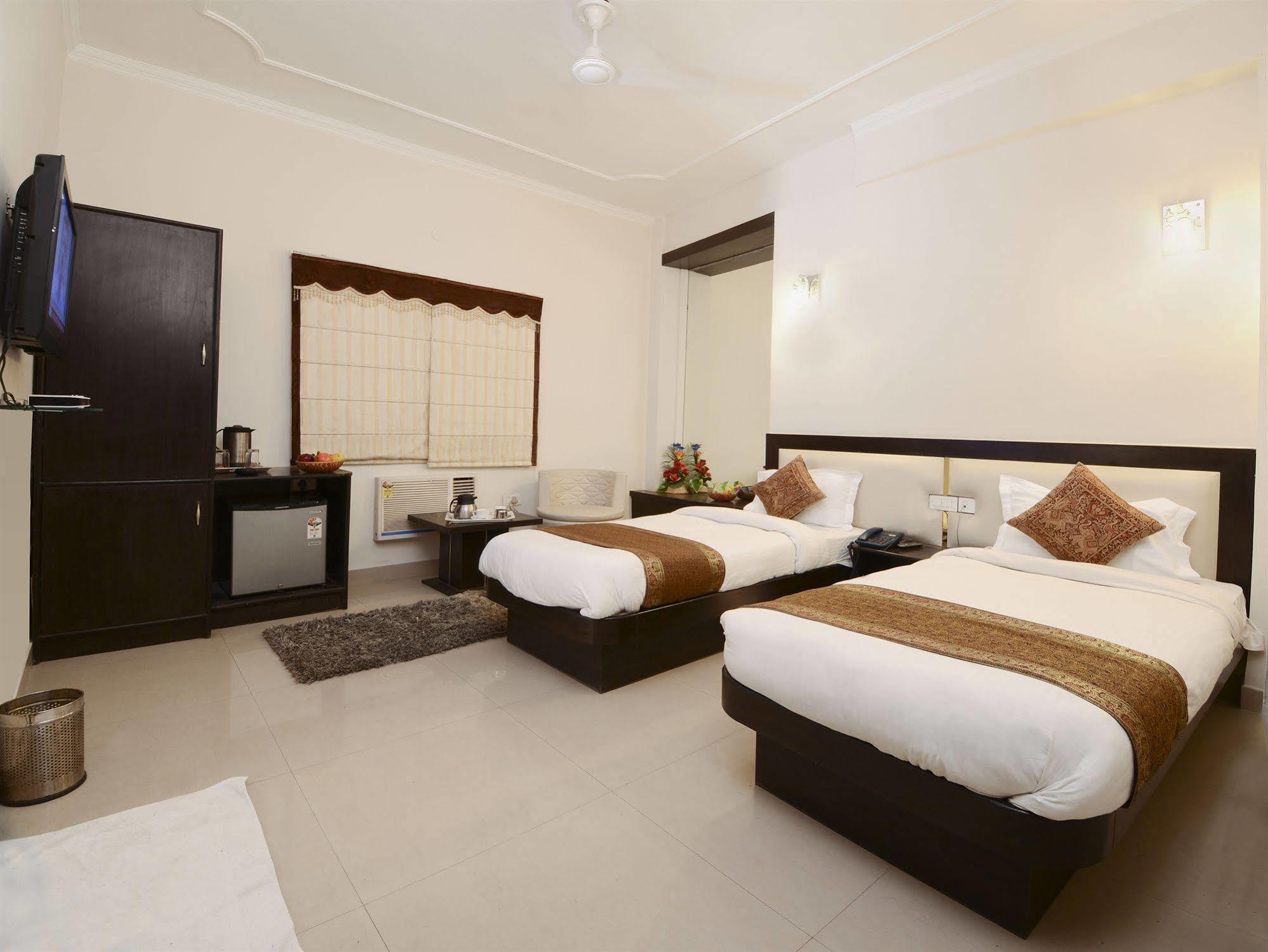 Fabhotel Plus Maniram Palace Agra  Εξωτερικό φωτογραφία