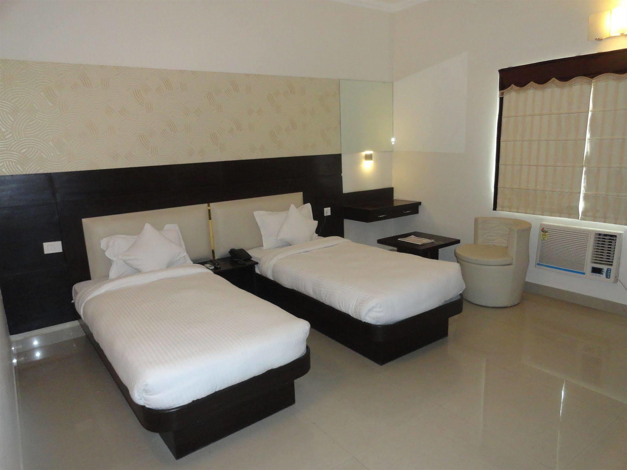 Fabhotel Plus Maniram Palace Agra  Εξωτερικό φωτογραφία